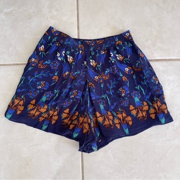 Tibi multicolor silk high waisted shorts midi length size 2 - Picture 1 of 7